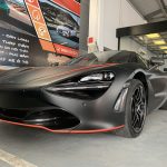 Wrap Style đen Mc Laren 720S